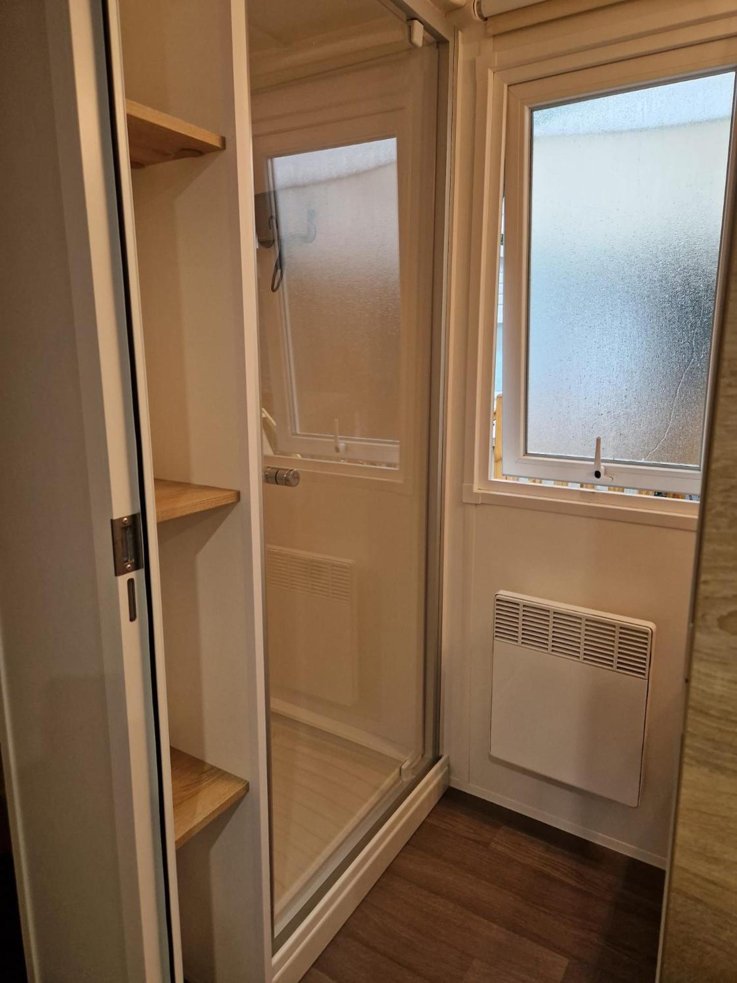 Mobil Confort 3 Les Pierres Couchees Campingplatz